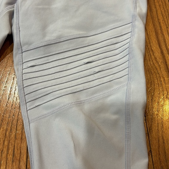 Mondetta Leggings Womens Medium light purple Skinny Breathable Yoga Gym Workout - Picture 3 of 5